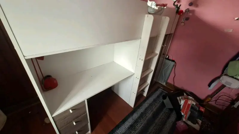 Cama alta con escritorio y estantería para niños - 5