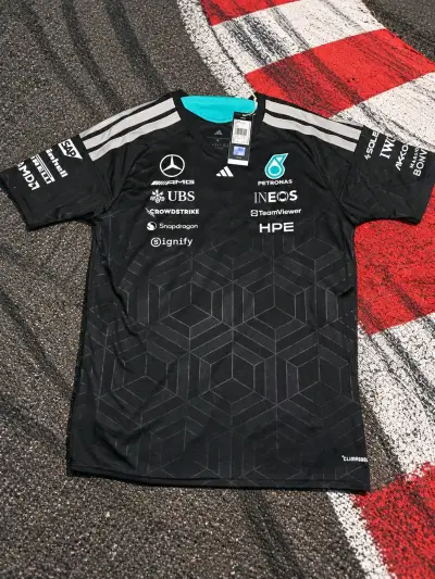 Camiseta Adidas Mercedes F1 AMG Petronas nueva - miniatura 1
