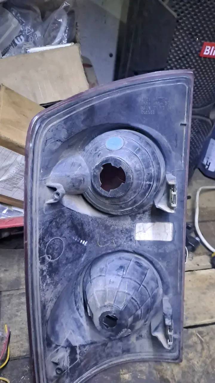 Foco trasero derecho Dodge Ram 1500 2500 - 3