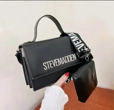 Bolso negro Steve Madden con correa ajustable - miniatura 2