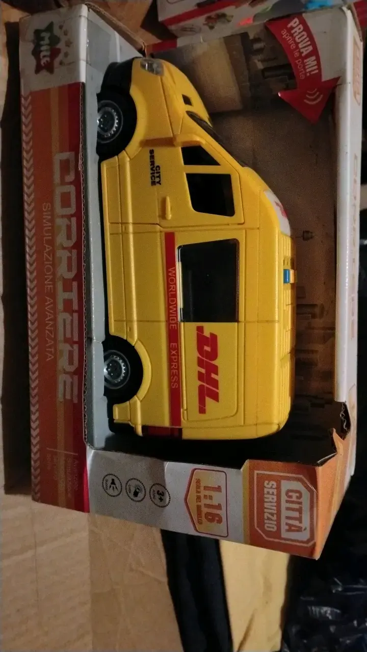 Camioneta de Juguete DHL Amarilla 1:16