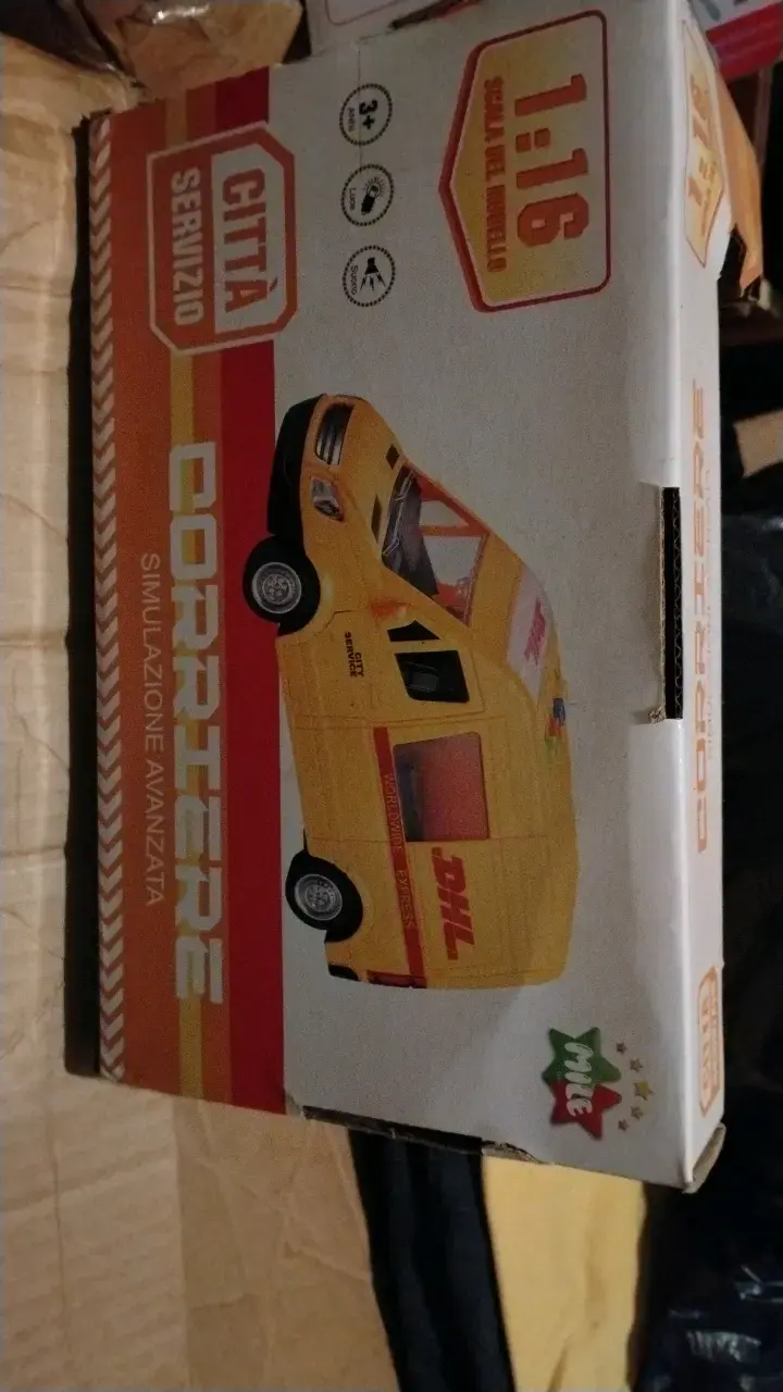 Camioneta de Juguete DHL Amarilla 1:16 - 2