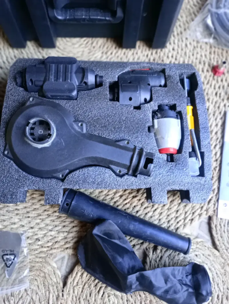 Taladro inalámbrico multifunción con accesorios - 2