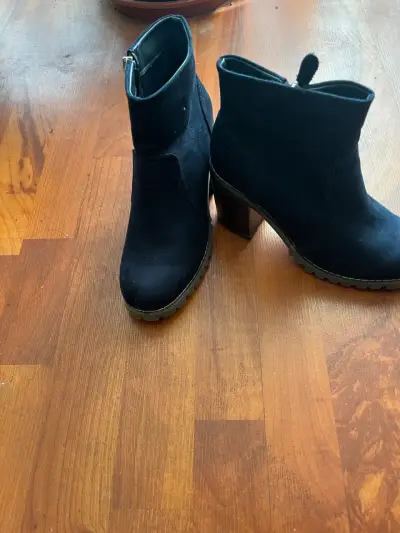 Botines de gamuza negros con tacón alto - miniatura 1