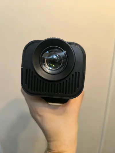 Proyector portátil LED negro - miniatura 2