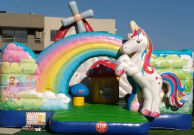 Castillo inflable inflable con diseño de unicornio - miniatura 1