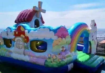 Castillo inflable inflable con diseño de unicornio - miniatura 2