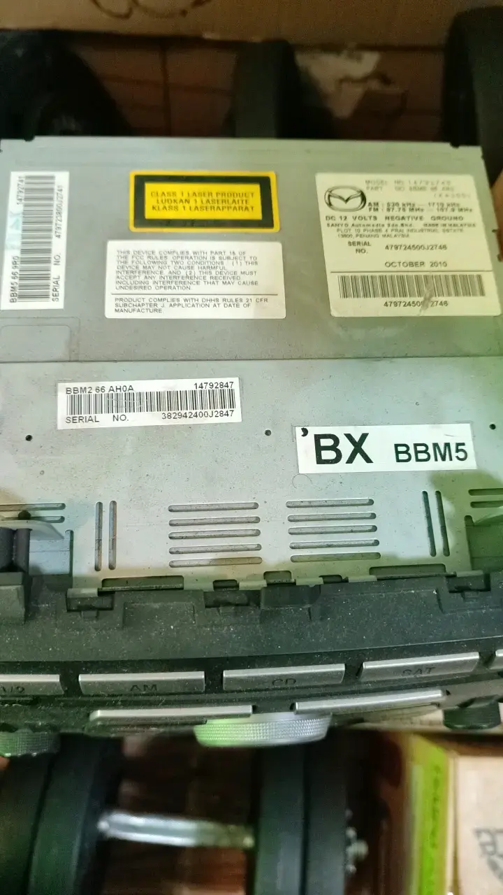 Radio de auto Mazda con Bluetooth - 4