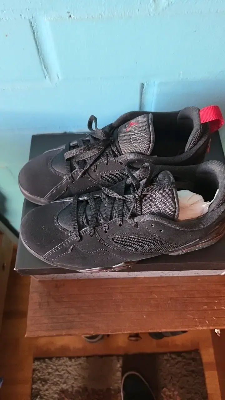 Zapatillas deportivas negras Nike Air Jordan - 1