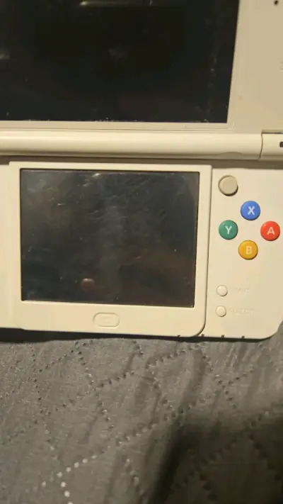 New Nintendo 3DS Charizard Edition + 2 juegos - miniatura 2