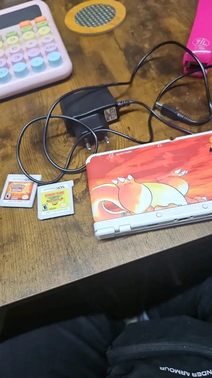 New Nintendo 3DS Charizard Edition + 2 juegos - 6