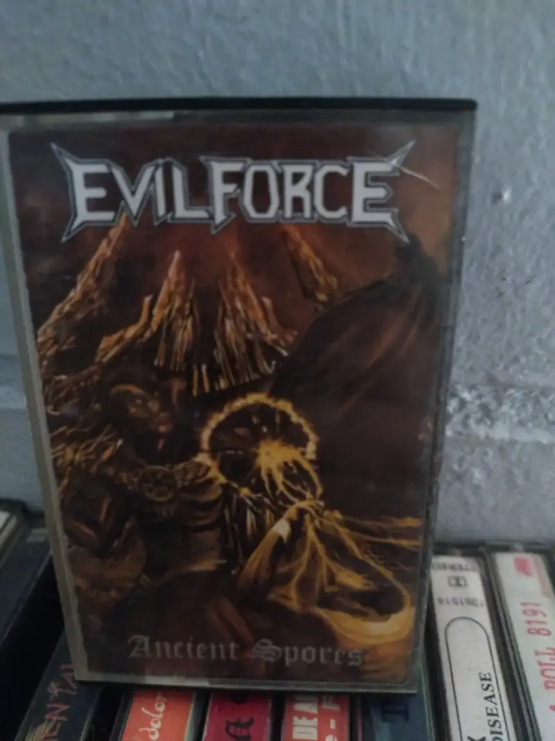 Casete de metal - 2