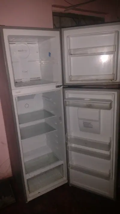 Refrigerador Libero con dispensador de agua - miniatura 1