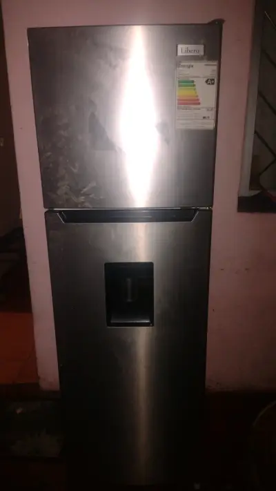 Refrigerador Libero con dispensador de agua - miniatura 2