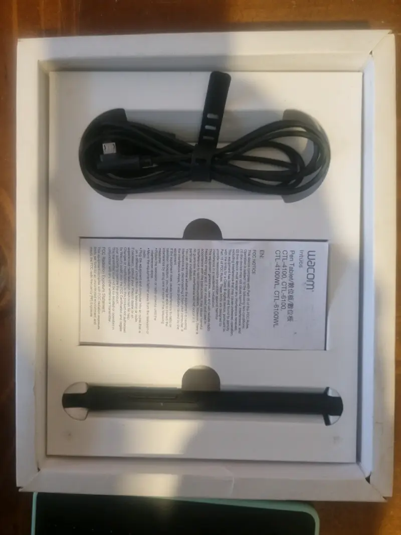 Tableta gráfica Wacom con lápiz y cable - 2