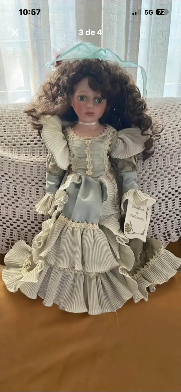 Muñeca de porcelana vintage con vestido elegante - 2