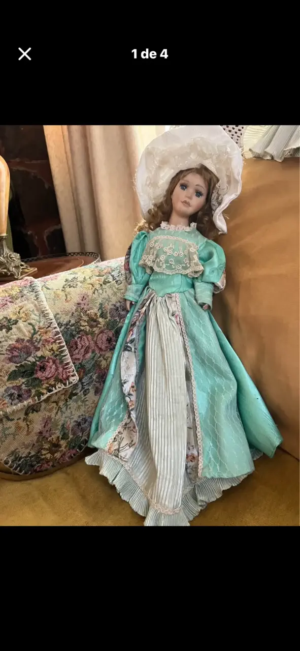 Muñeca de porcelana vintage con vestido elegante - 4