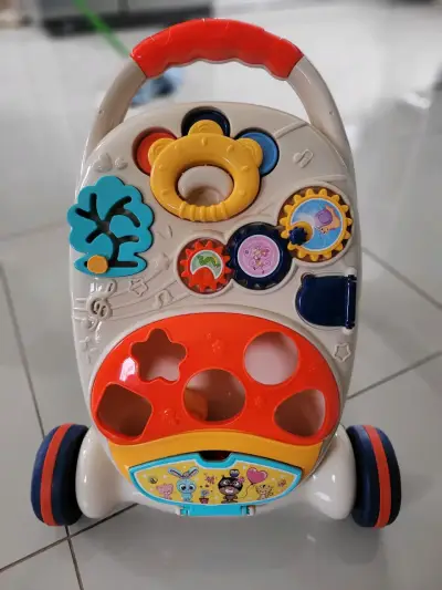 Andador de aprendizaje para bebé con actividades - miniatura 1