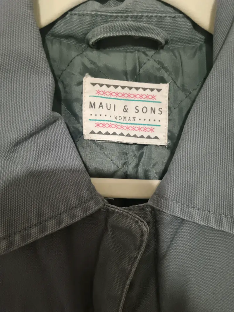 Chaqueta gris con tachas Maui & Sons para mujer - 3