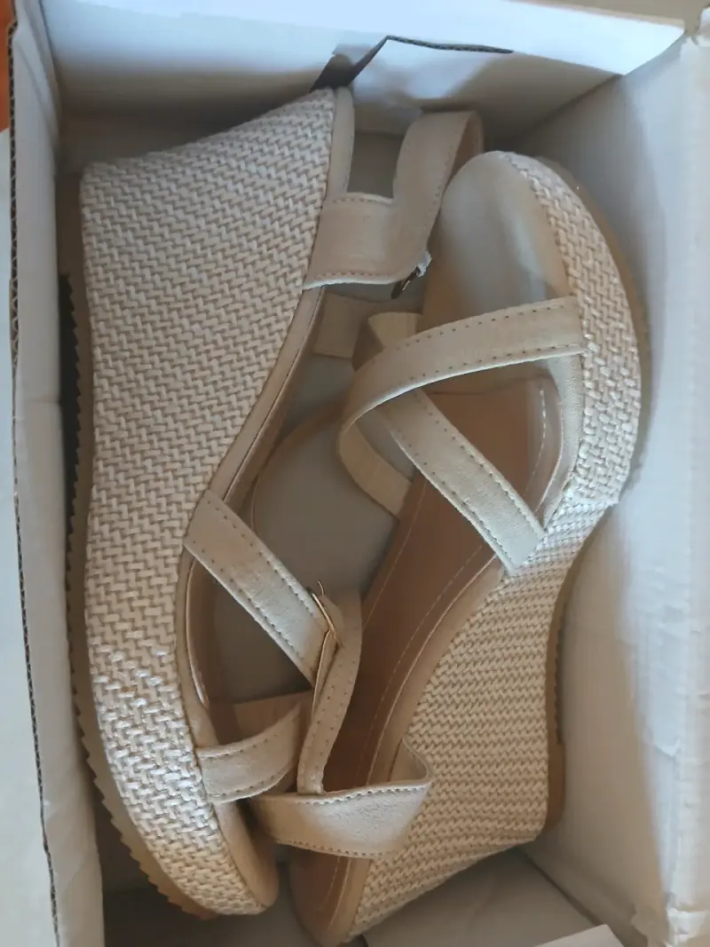 Sandalias de cuña beige elegantes para mujer - 4