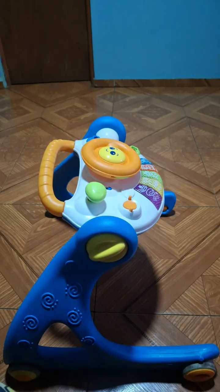 Andador para bebé con actividades y colores - 8