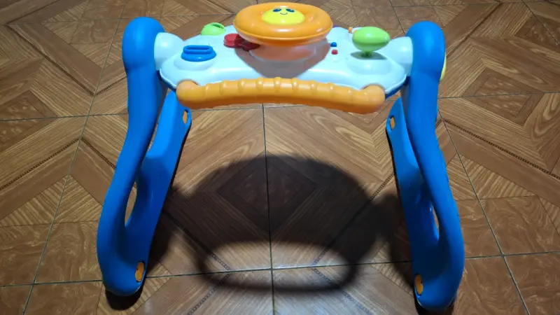 Andador para bebé con actividades y colores - 9
