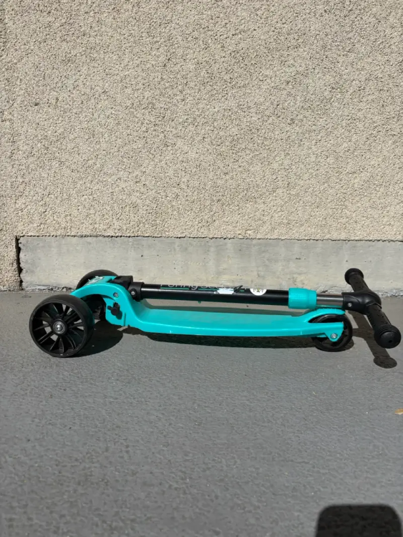 Scooter infantil plegable color turquesa - 3