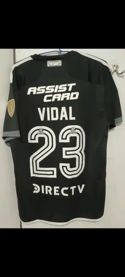 Camiseta Colo Colo Vidal 23 Negra - miniatura 1