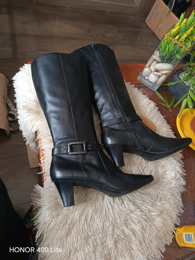 Botas de cuero negras con tacón alto - 2