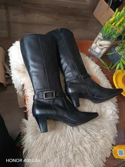 Botas de cuero negras con tacón alto - miniatura 2