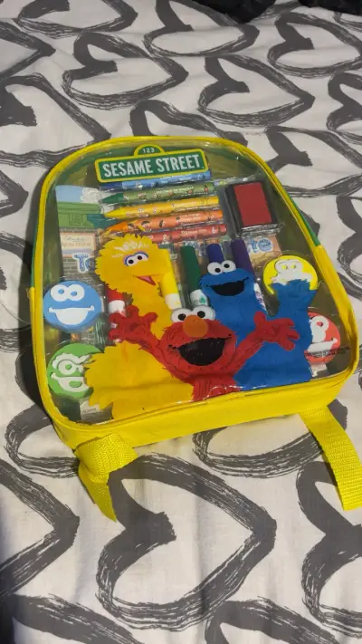 Mochila infantil Sesame Street con útile escolares - miniatura 1