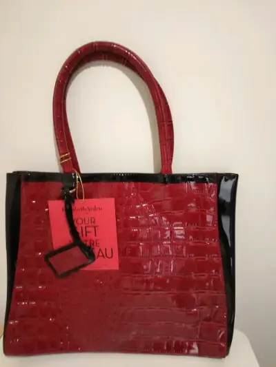 Bolso de mano rojo estilo cocodrilo - miniatura 1