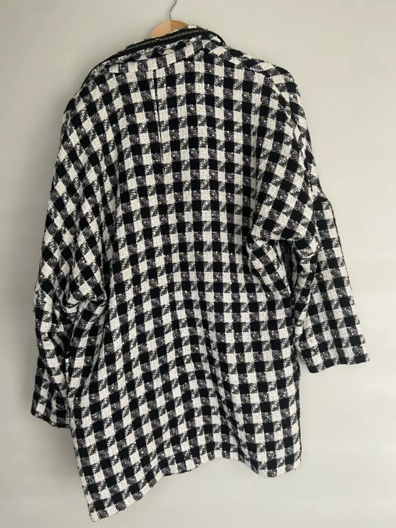 Abrigo de cuadros blanco y negro para mujer - 2
