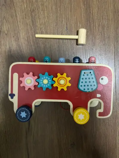 Juguete de madera para niños con martillo - miniatura 1