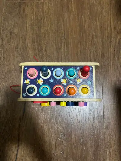 Juguete de madera para niños con martillo - miniatura 2