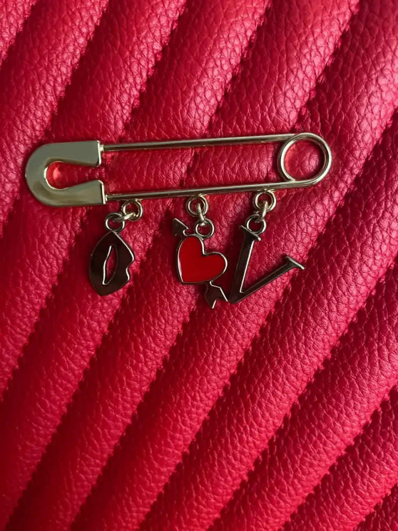 Bolso rojo con cadena Victoria's Secret - 4