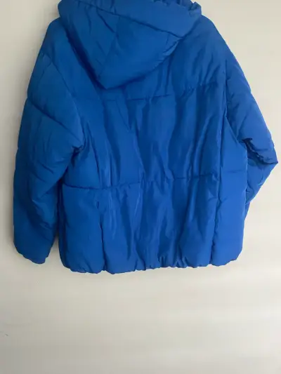 Chaqueta acolchada azul con capucha - miniatura 2