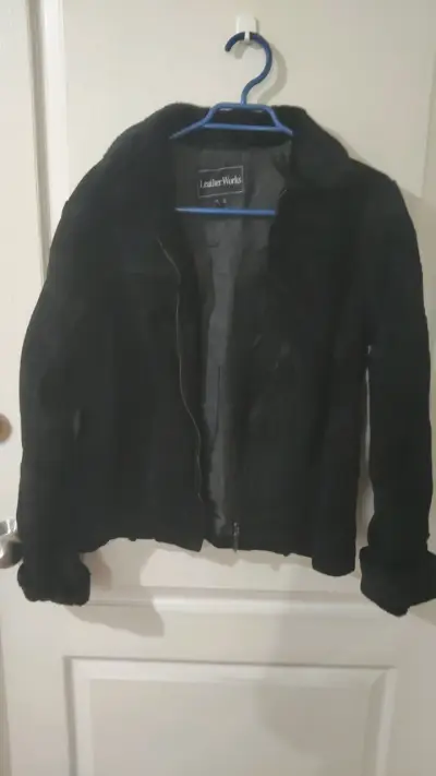 Chaqueta de cuero negra para mujer - miniatura 1