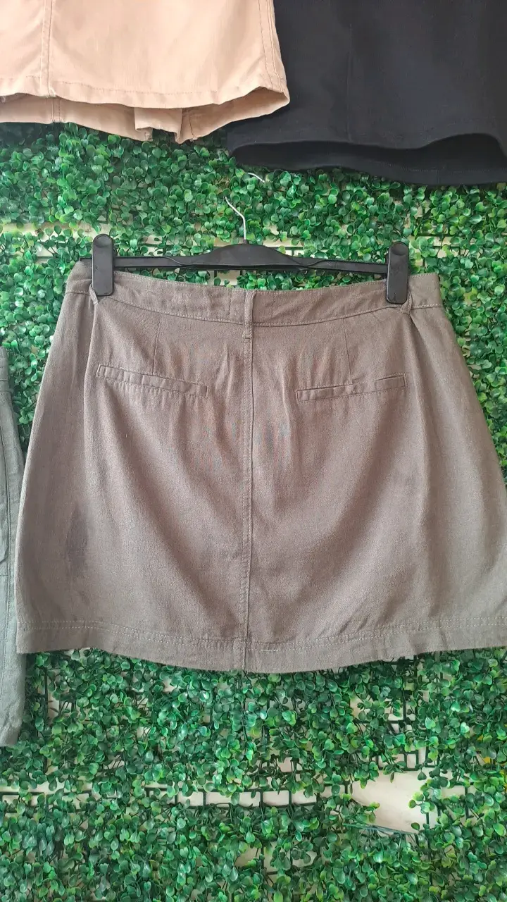 Falda shorts de Lino verde - 3