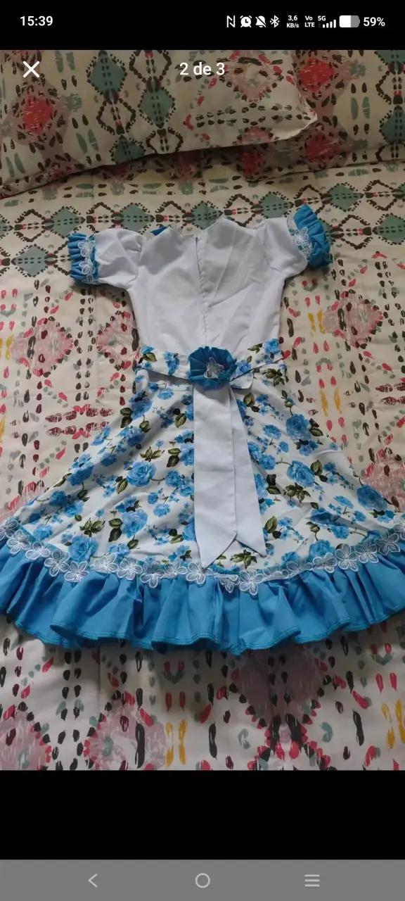 Vestido folklórico infantil con flores azules - 2