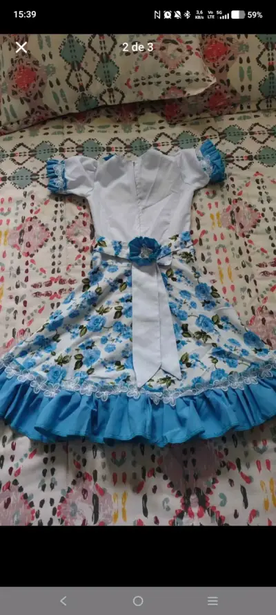 Vestido folklórico infantil con flores azules - miniatura 2