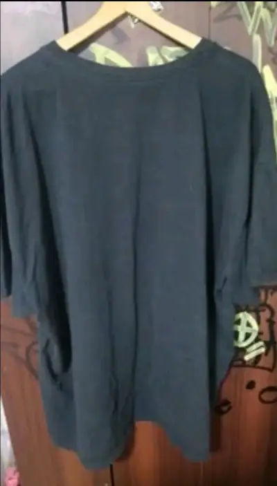 Polera negra de lobos xxxl - miniatura 2