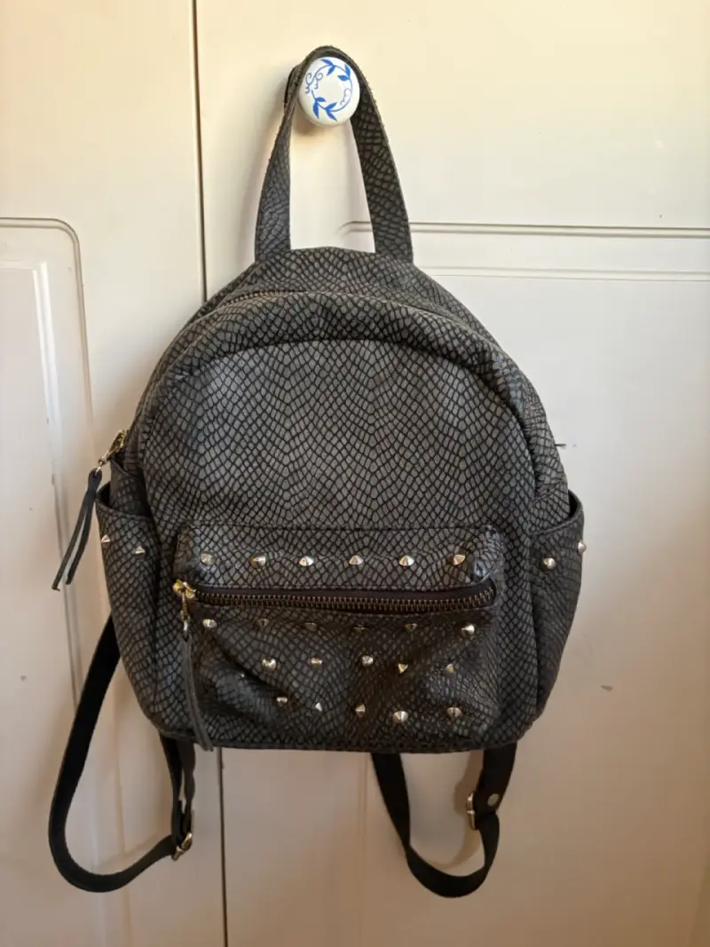 Mochila de cuero hush puppies pequeña gris