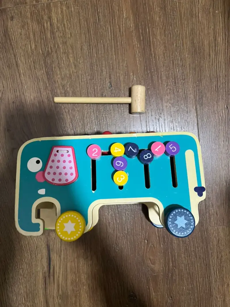 Juguete de madera para niños con martillo - 3