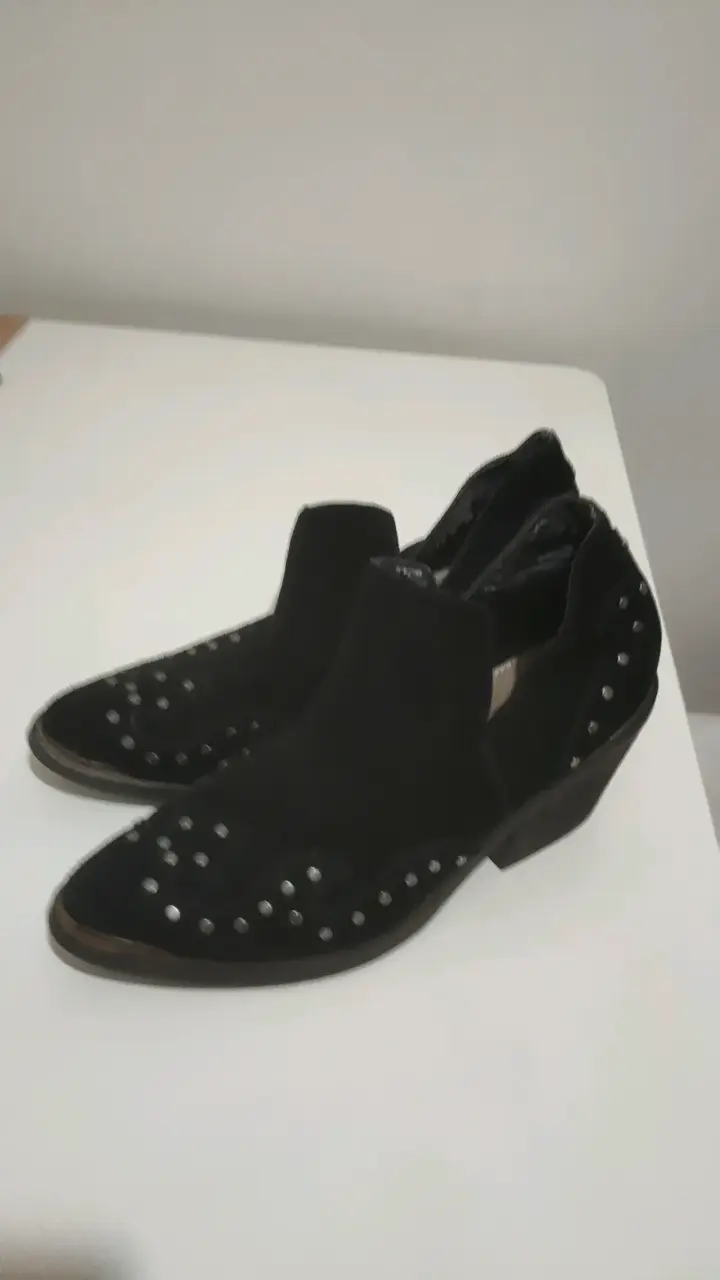 Botines negros con tachas para mujer - 2