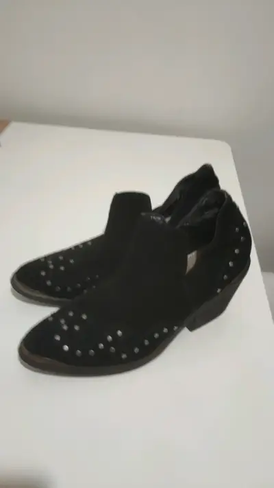 Botines negros con tachas para mujer - miniatura 2