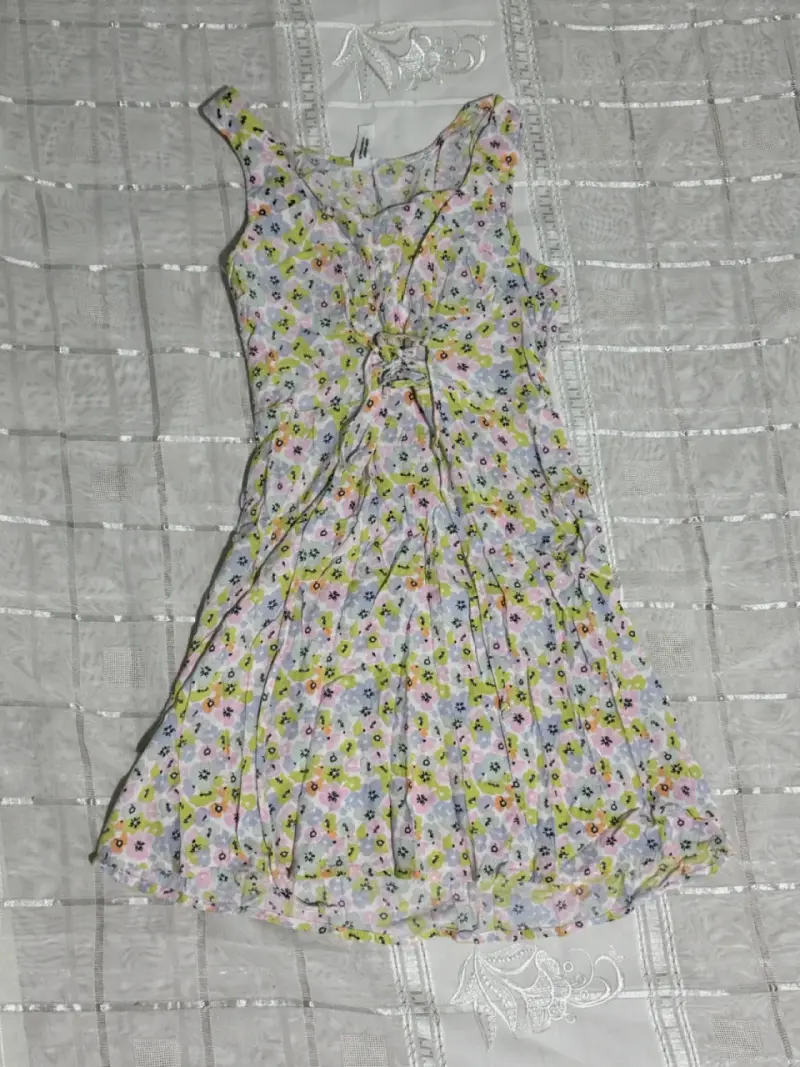 Vestido floral sin mangas para mujer