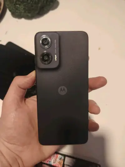 Smartphone Motorola con cámara dual 50MP - miniatura 1