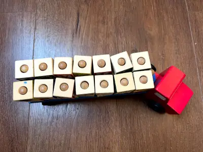 Camión de madera con bloques educativos - miniatura 3