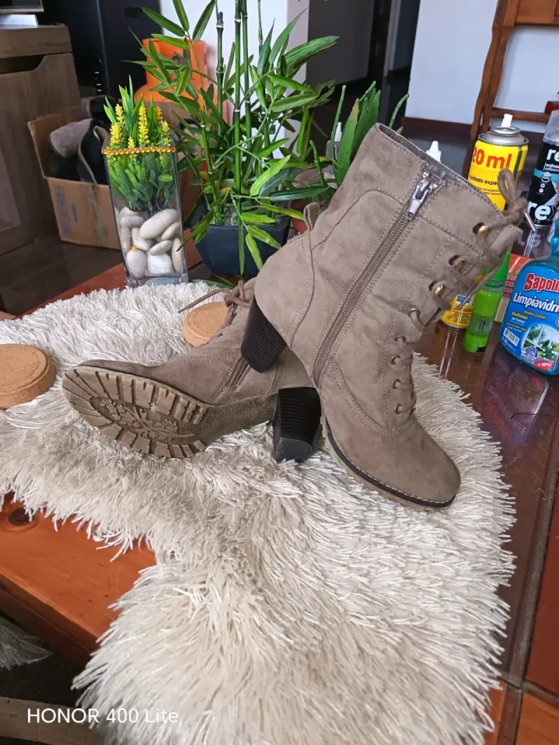 Botines de gamuza con tacón alto beige - 6